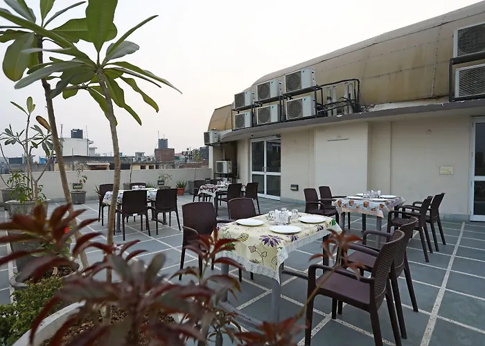 Oyo 11352 Hotel Shanti Villa New Delhi